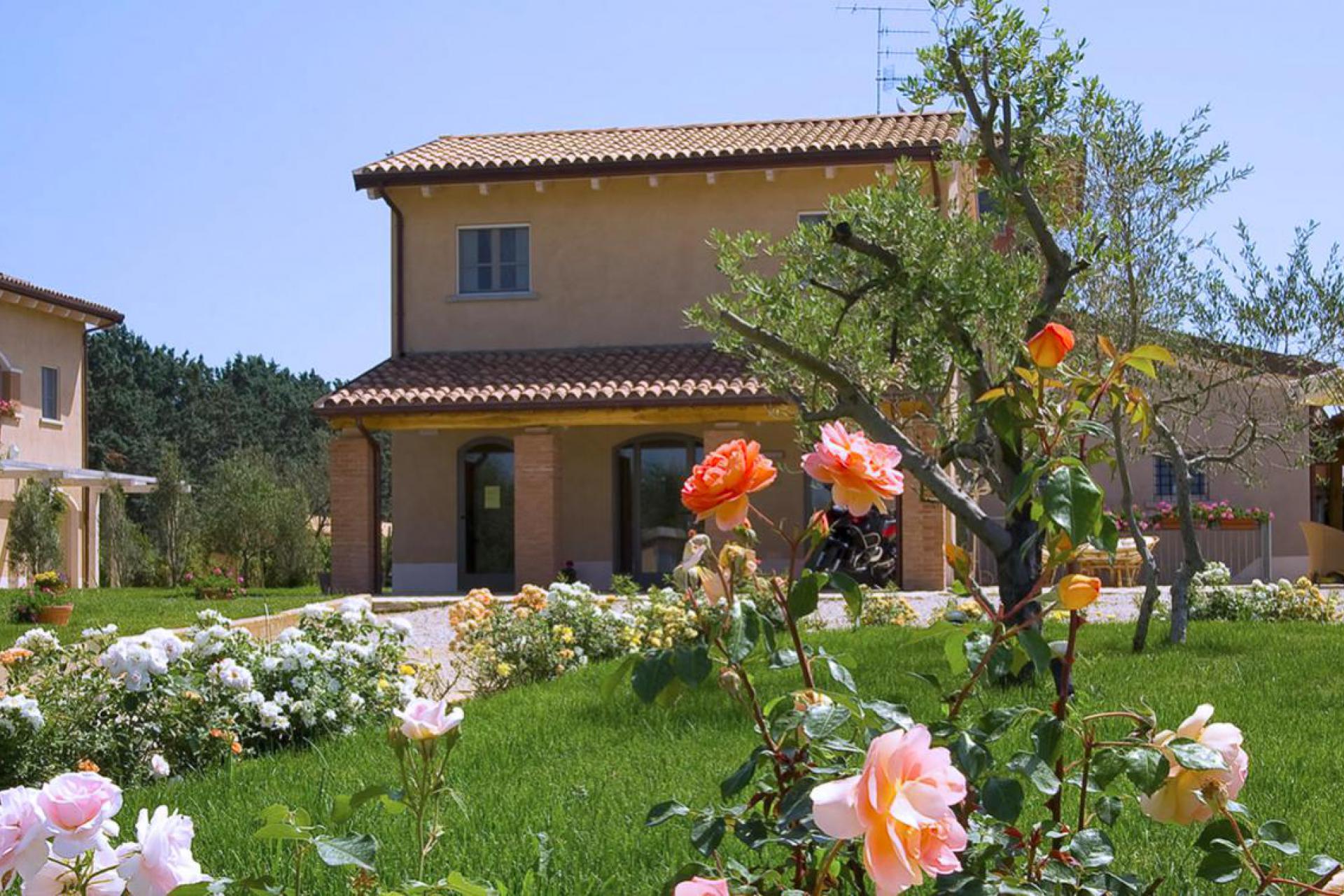 Luxury agriturismo with e-bikes near the Tuscan coast