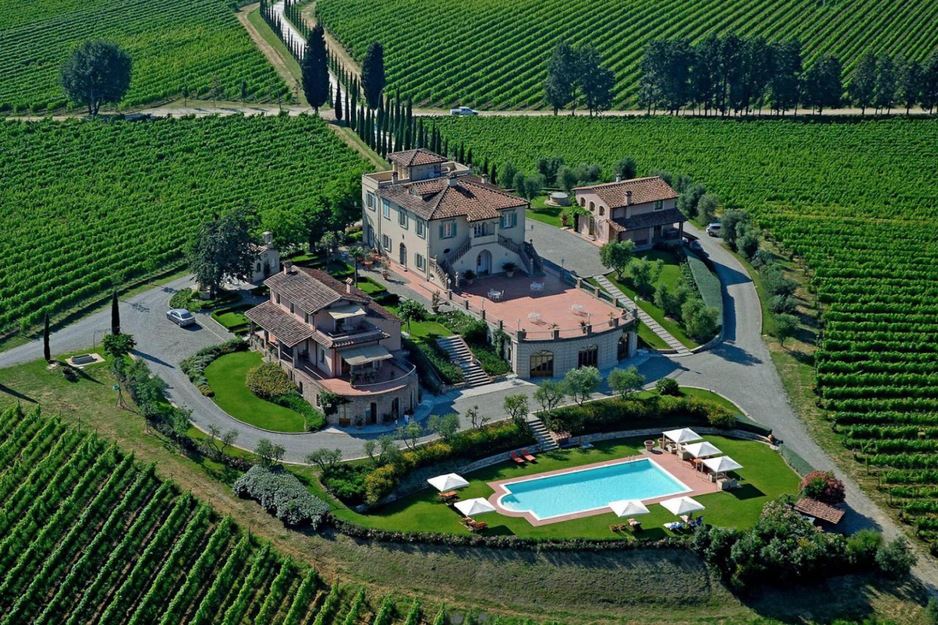 Luxuriöses Weingut mit Wohnungen