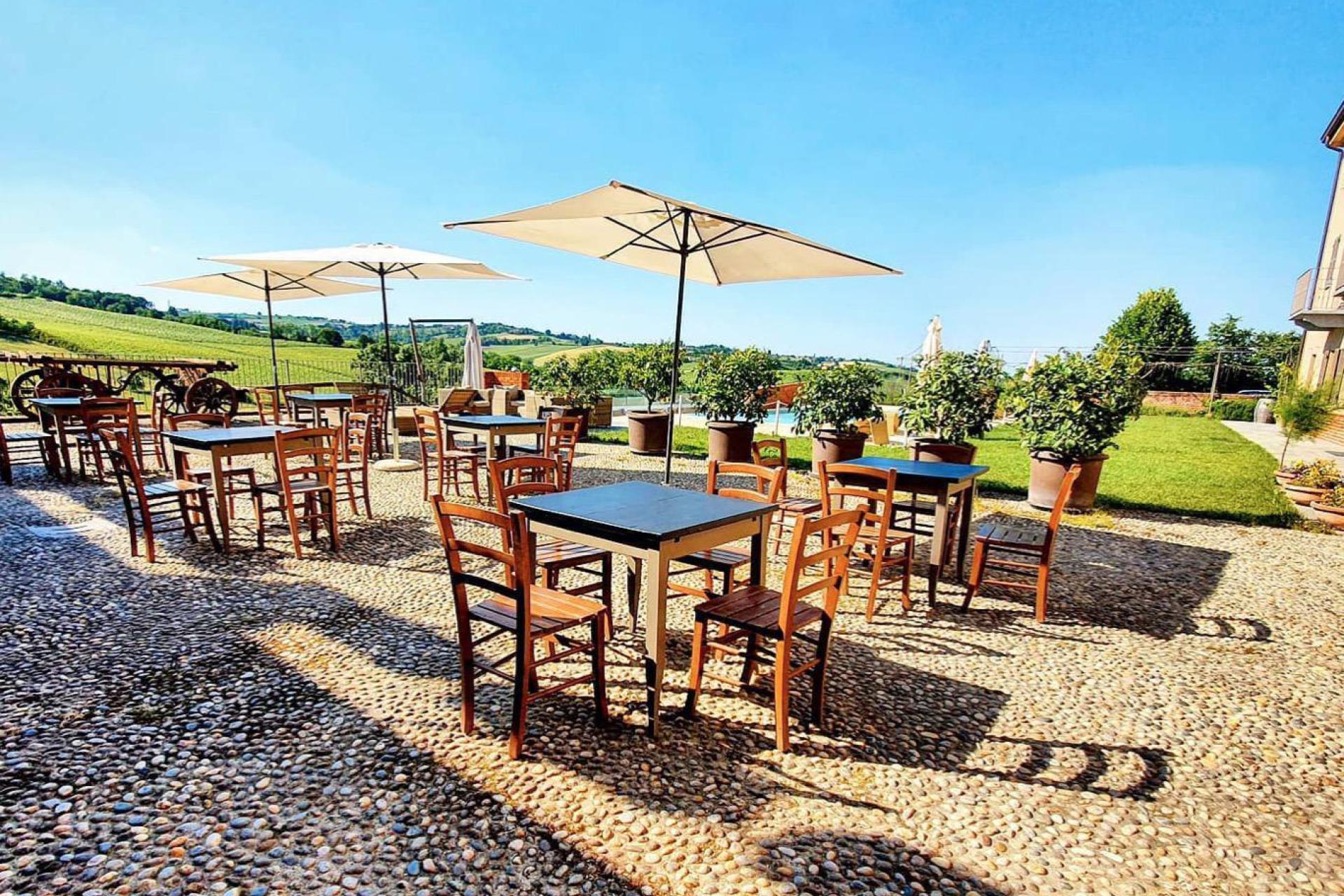 Weingut mit Restaurant und Zimmer B&B