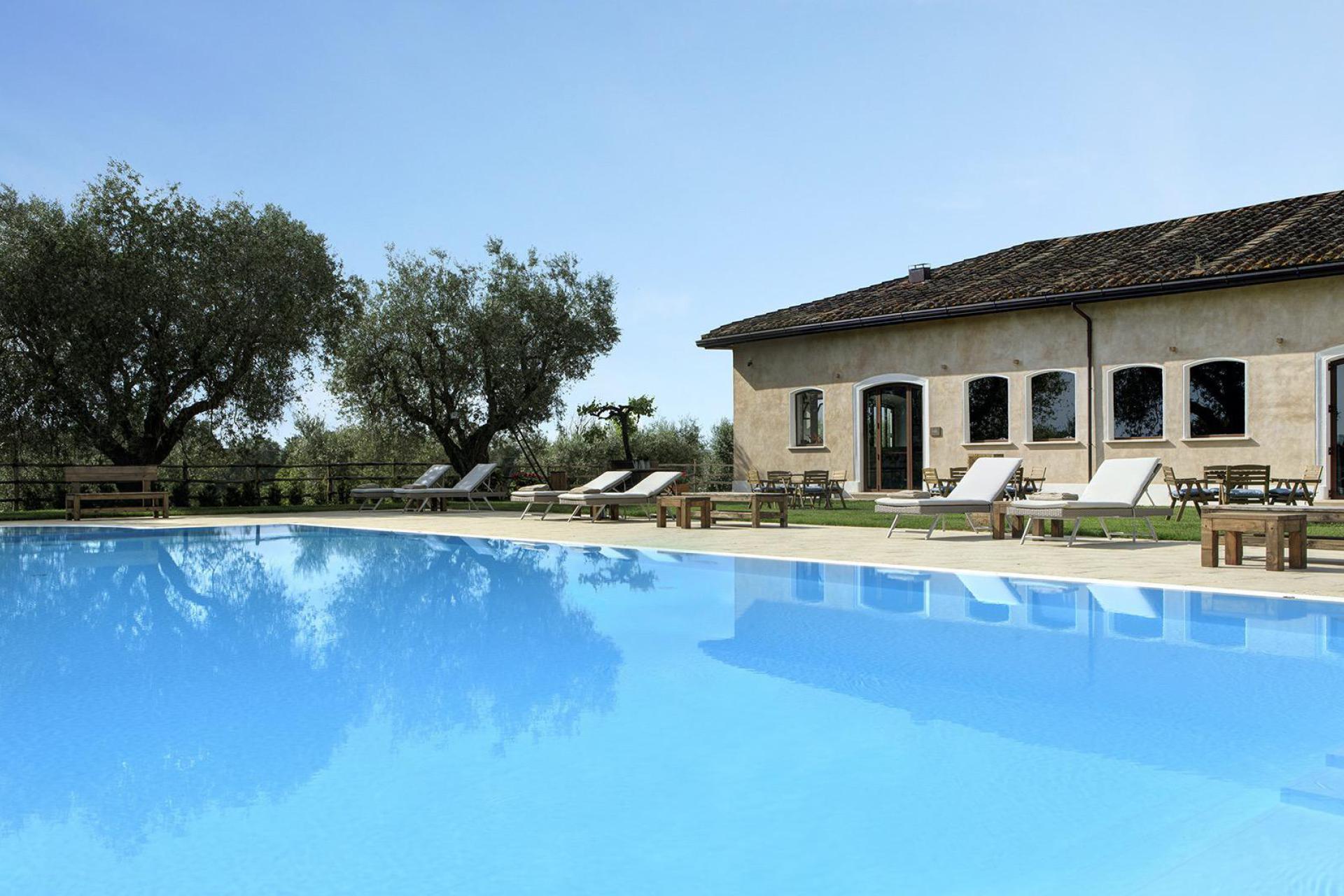 Luxus-Agriturismon nähe Rom mit Restaurant und Pool