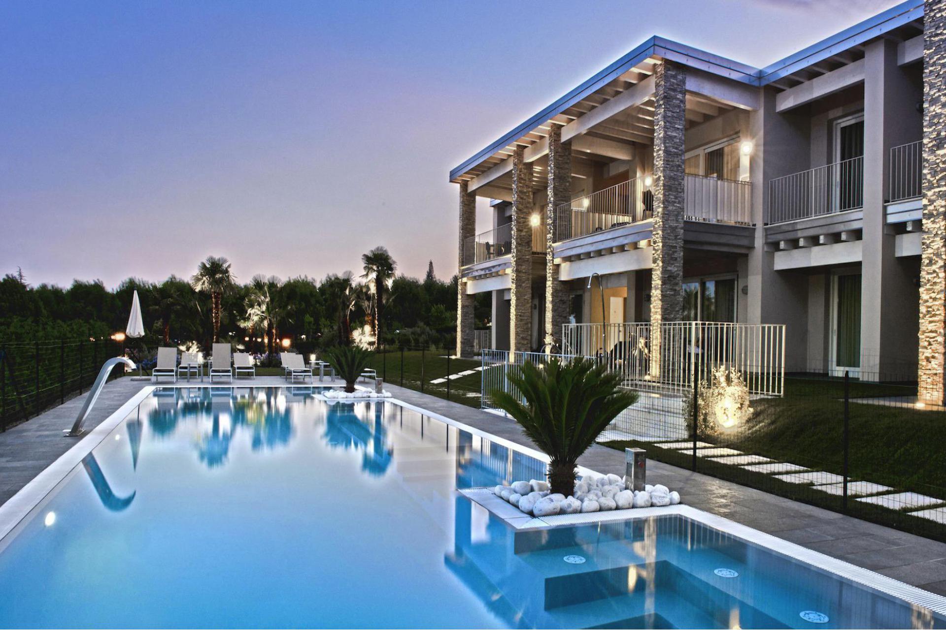 Familienfreundliche Residenz mit umzäuntem Pool