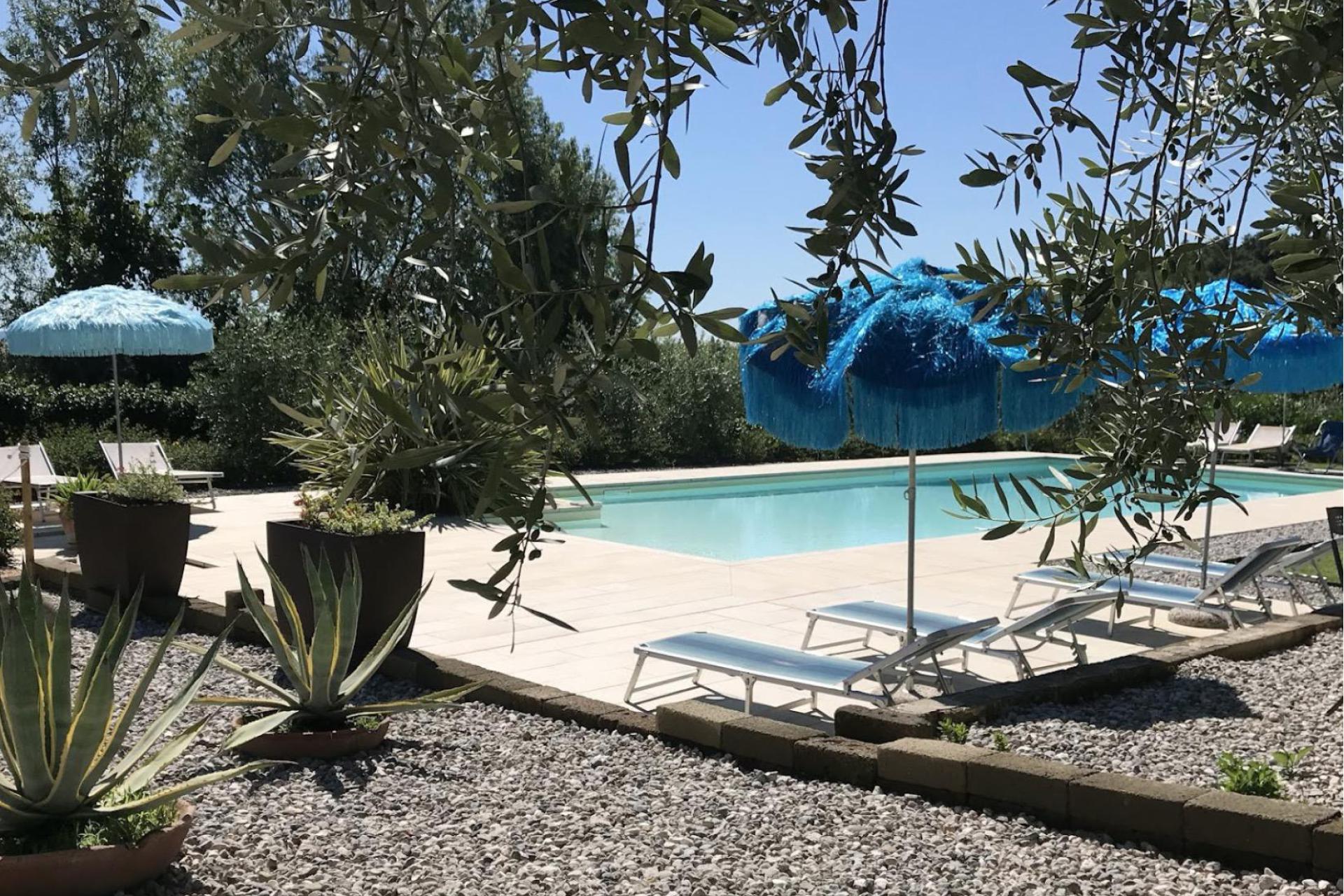 Agriturismo mit Ferienwohnungen Gardasee, klein und inmitten der Olivenbäume