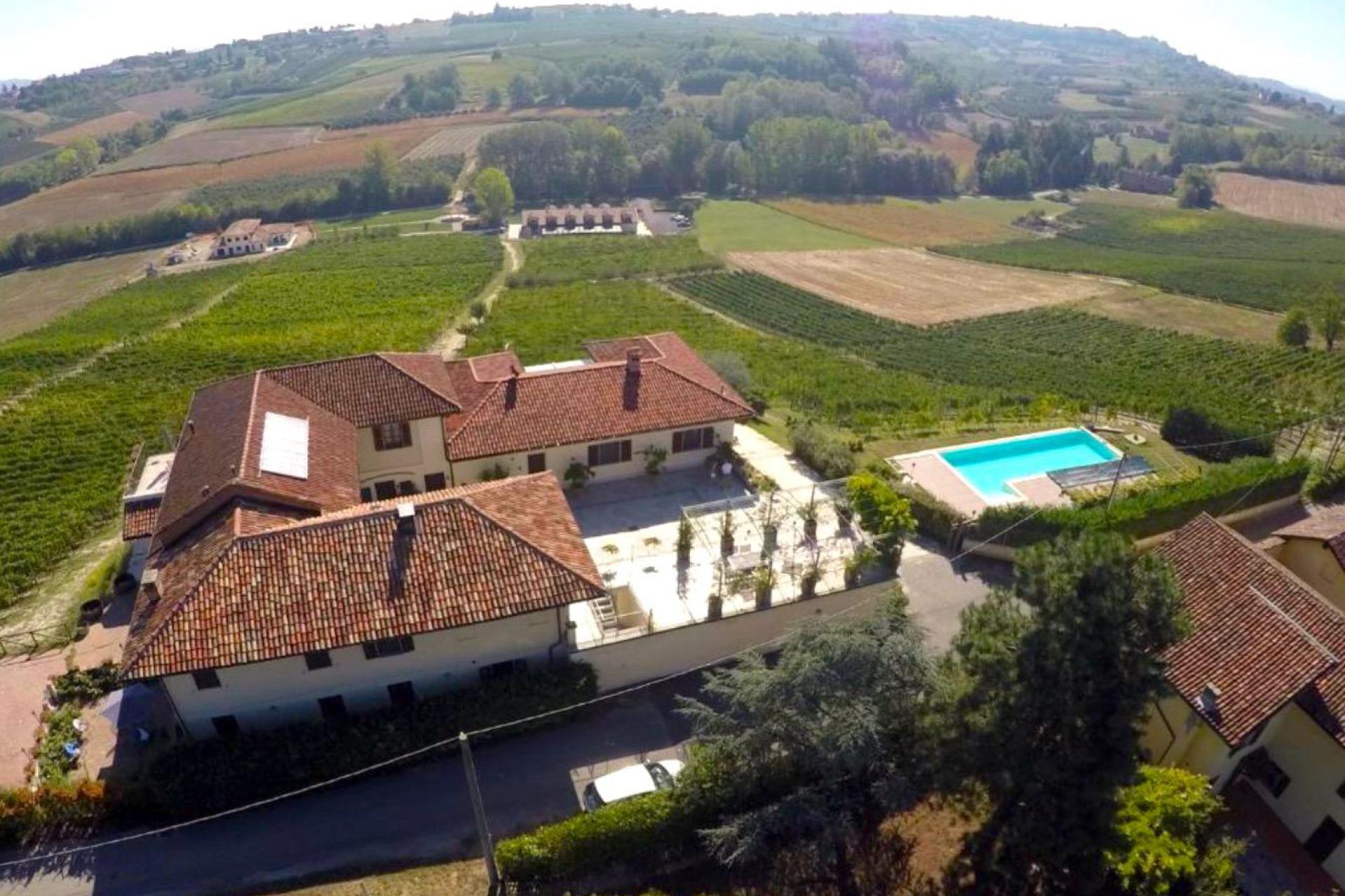 Agriturismo und Weingut, in den Hügeln des Piemonts