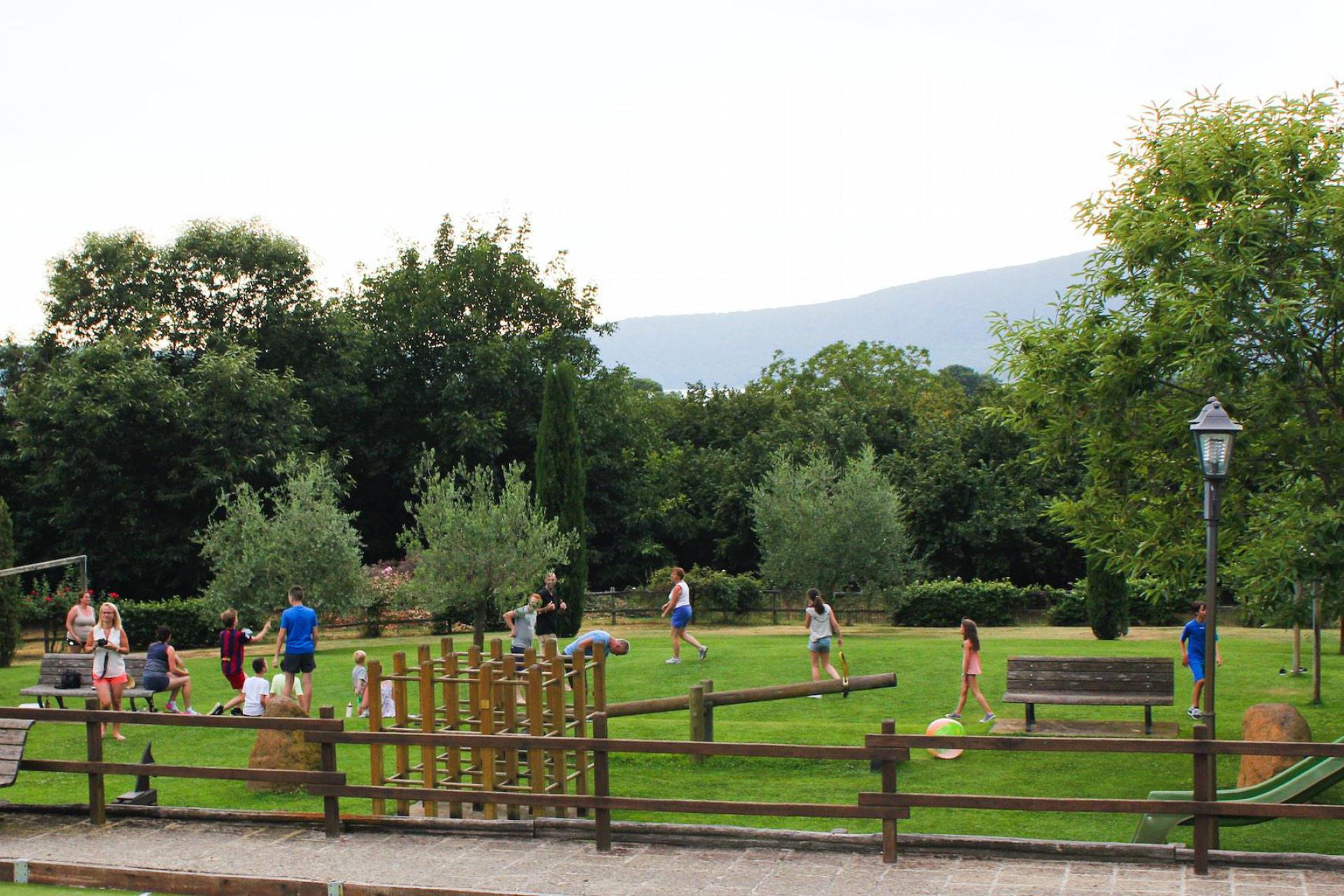 Kleiner Agriturismo in der Nähe eines Sees, eine Stunde von Rom entfernt