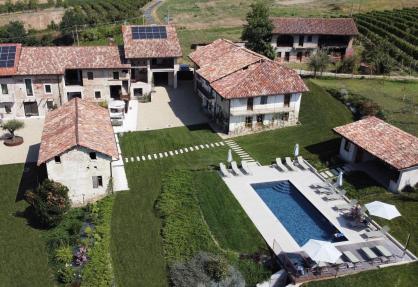 Charmanter Agriturismo in der Langhe mit Pool und Wellness