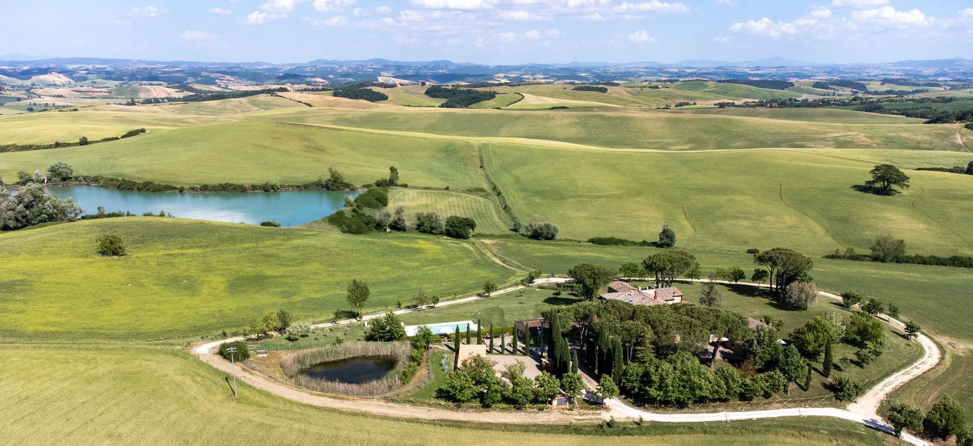 Agriturismo Toskana FeWo Nähe Siena mit Pool und großem Spielfeld | myitalyselection.de